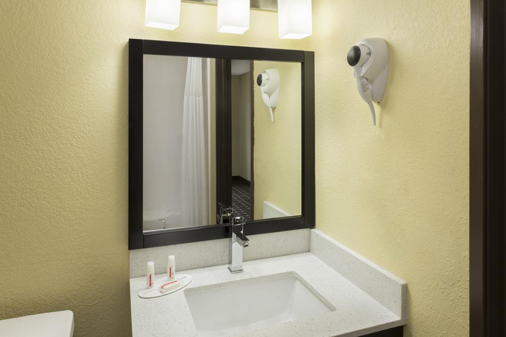 ซูเปอร์ 8 บาย วินด์แฮม มารีเอตตา Motel แมริเอ็ตตา ภายนอก รูปภาพ